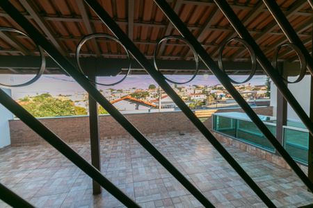 Casa para alugar com 360m², 3 quartos e 2 vagas