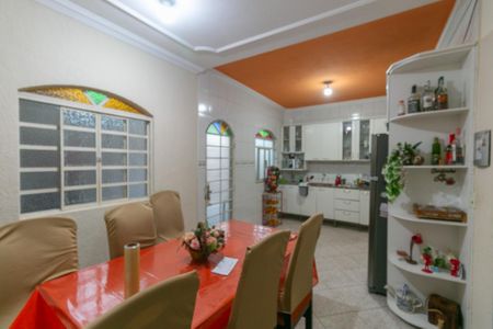 Casa para alugar com 360m², 3 quartos e 2 vagas