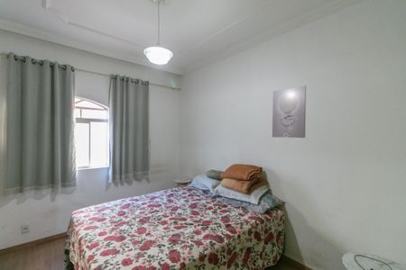 Casa para alugar com 3 quartos, 360m² em Floramar, Belo Horizonte
