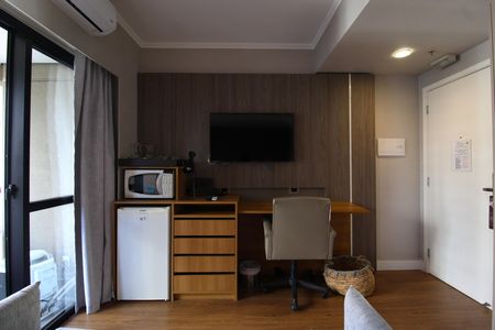 Sala/Quarto de kitnet/studio para alugar com 1 quarto, 36m² em Jardim Europa, São Paulo