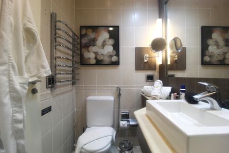 Banheiro de kitnet/studio para alugar com 1 quarto, 36m² em Jardim Europa, São Paulo