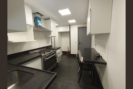 Apartamento para alugar com 160m², 2 quartos e 2 vagas Apartamento para alugar com 160m², 2 quartos e 2 vagasCozinha