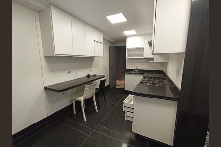 Apartamento para alugar com 160m², 2 quartos e 2 vagas Apartamento para alugar com 160m², 2 quartos e 2 vagasCozinha