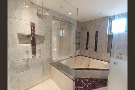 Apartamento para alugar com 160m², 2 quartos e 2 vagas Apartamento para alugar com 160m², 2 quartos e 2 vagasBanheiro da Suíte