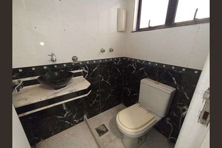 Apartamento para alugar com 160m², 2 quartos e 2 vagas Apartamento para alugar com 160m², 2 quartos e 2 vagasBanheiro de serviço