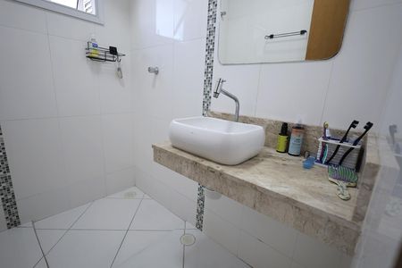 Apartamento à venda com 130m², 2 quartos e 2 vagas Apartamento à venda com 130m², 2 quartos e 2 vagasBanheiro