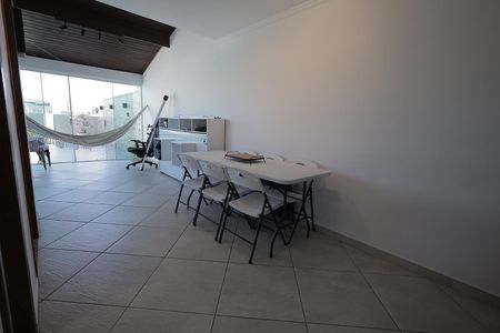 Apartamento à venda com 130m², 2 quartos e 2 vagas Apartamento à venda com 130m², 2 quartos e 2 vagasCobertura