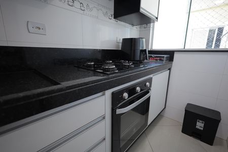 Apartamento à venda com 130m², 2 quartos e 2 vagas Apartamento à venda com 130m², 2 quartos e 2 vagasCozinha