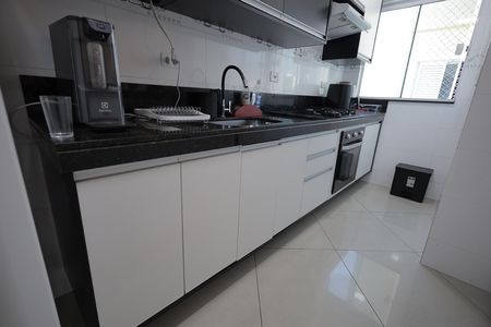 Apartamento à venda com 130m², 2 quartos e 2 vagas Apartamento à venda com 130m², 2 quartos e 2 vagasCozinha