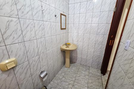 Banheiro da Suíte 1 de casa para alugar com 3 quartos, 151m² em Maracanã, Praia Grande