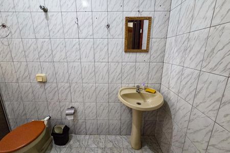 Casa para alugar com 151m², 3 quartos e 4 vagas Casa para alugar com 151m², 3 quartos e 4 vagasBanheiro da Suíte 1