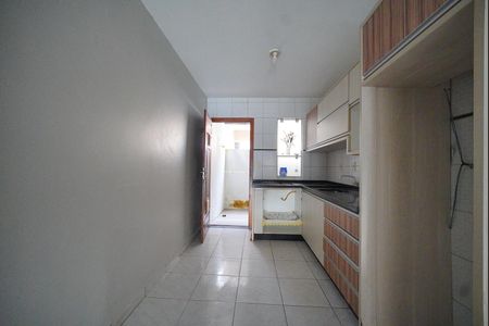 Casa para alugar com 51m², 2 quartos e 2 vagasCozinha
