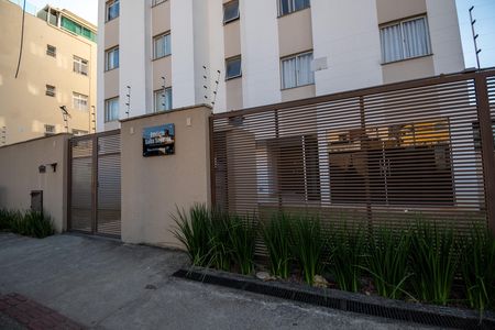 Apartamento para alugar com 46m², 2 quartos e 1 vaga Apartamento para alugar com 46m², 2 quartos e 1 vagaFachada