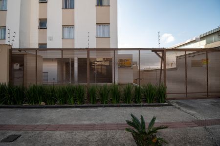 Apartamento para alugar com 46m², 2 quartos e 1 vaga Apartamento para alugar com 46m², 2 quartos e 1 vagaFachada