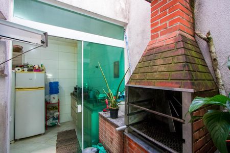 Casa à venda com 140m², 3 quartos e 2 vagas Casa à venda com 140m², 3 quartos e 2 vagasChurrasqueira