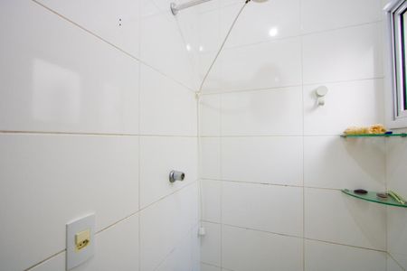 Casa à venda com 140m², 3 quartos e 2 vagas Casa à venda com 140m², 3 quartos e 2 vagasBanheiro social