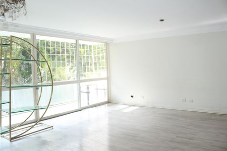 Apartamento à venda com 3 quartos, 248m² em Santa Cecilia, São Paulo