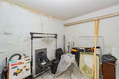 Casa para alugar com 180m², 2 quartos e 1 vaga Casa para alugar com 180m², 2 quartos e 1 vagaPorão