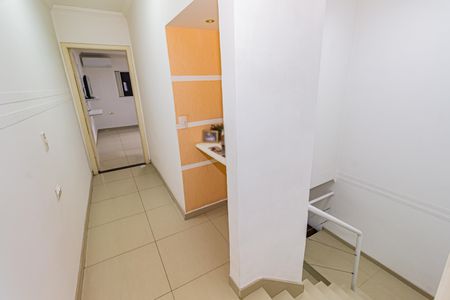 Casa para alugar com 180m², 2 quartos e 1 vaga Casa para alugar com 180m², 2 quartos e 1 vagaCorredor