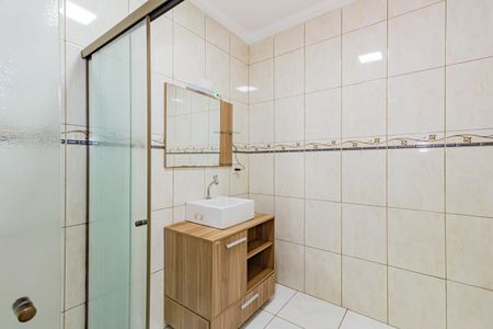 Casa para alugar com 180m², 2 quartos e 1 vaga Casa para alugar com 180m², 2 quartos e 1 vagaBanheiro da Suíte 1