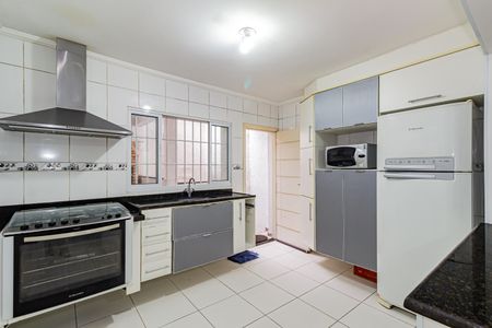 Casa para alugar com 180m², 2 quartos e 1 vaga Casa para alugar com 180m², 2 quartos e 1 vagaCozinha