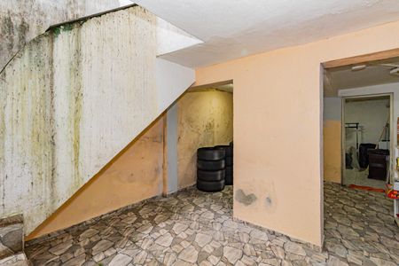 Casa para alugar com 180m², 2 quartos e 1 vaga Casa para alugar com 180m², 2 quartos e 1 vagaPorão