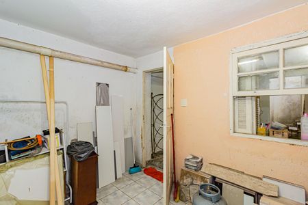 Casa para alugar com 180m², 2 quartos e 1 vaga Casa para alugar com 180m², 2 quartos e 1 vagaPorão