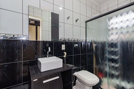 Casa para alugar com 180m², 2 quartos e 1 vaga Casa para alugar com 180m², 2 quartos e 1 vagaBanheiro da Suíte 2