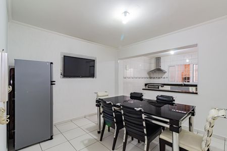 Casa para alugar com 180m², 2 quartos e 1 vaga Casa para alugar com 180m², 2 quartos e 1 vagaSala de Jantar