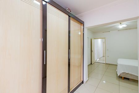 Casa para alugar com 180m², 2 quartos e 1 vaga Casa para alugar com 180m², 2 quartos e 1 vagaSuíte 2