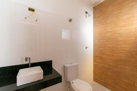 Casa à venda com 71m², 3 quartos e 2 vagasBanheiro da Suíte