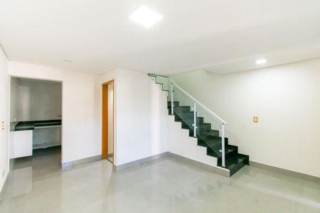 Sala de casa à venda com 3 quartos, 71m² em Parque Residencial Oratorio, São Paulo