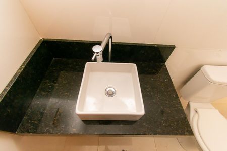 Casa à venda com 71m², 3 quartos e 2 vagasBanheiro da Suíte