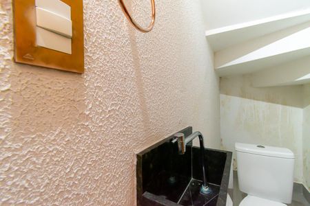 Casa à venda com 71m², 3 quartos e 2 vagasLavabo