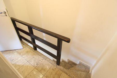 Casa de condomínio para alugar com 90m², 2 quartos e 1 vagaCorredor - Escada