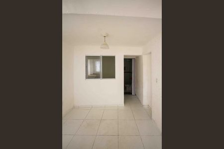 Casa para alugar com 1 quarto, 40m² em Parque Santa Madalena, São Paulo