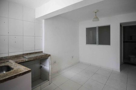 Casa para alugar com 1 quarto, 40m² em Parque Santa Madalena, São Paulo