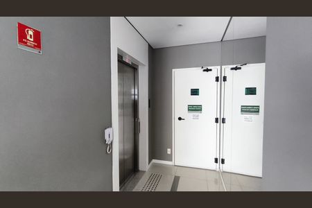 Apartamento à venda com 68m², 2 quartos e 2 vagasElevador