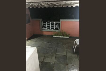 Casa à venda com 215m², 3 quartos e 2 vagasÁrea externa