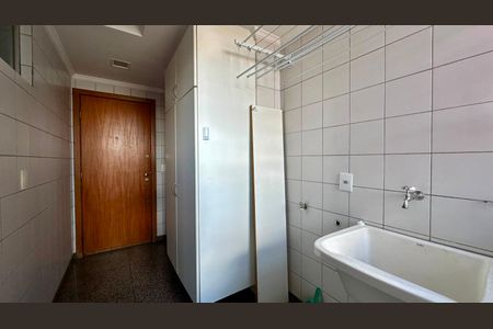 Apartamento à venda com 110m², 3 quartos e 2 vagas Apartamento à venda com 110m², 3 quartos e 2 vagasÁrea de serviço