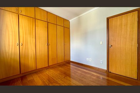 Apartamento à venda com 110m², 3 quartos e 2 vagas Apartamento à venda com 110m², 3 quartos e 2 vagasQuarto