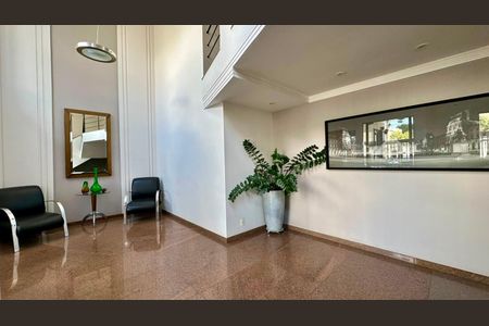 Apartamento à venda com 110m², 3 quartos e 2 vagas Apartamento à venda com 110m², 3 quartos e 2 vagasHall social