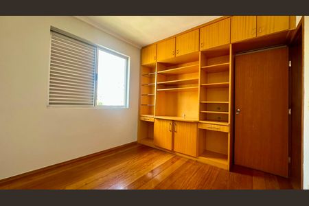 Quarto  de apartamento à venda com 3 quartos, 110m² em Palmares, Belo Horizonte