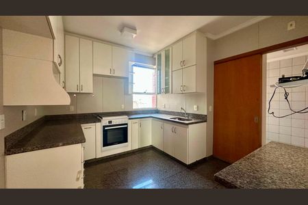 Apartamento à venda com 110m², 3 quartos e 2 vagas Apartamento à venda com 110m², 3 quartos e 2 vagasCozinha