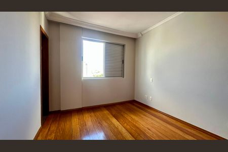 Apartamento à venda com 110m², 3 quartos e 2 vagas Apartamento à venda com 110m², 3 quartos e 2 vagasQuarto