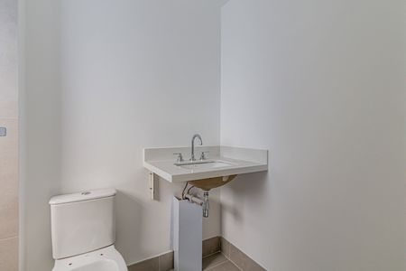 Apartamento à venda com 61m², 2 quartos e sem vaga Apartamento à venda com 61m², 2 quartos e sem vagaBanheiro do quarto 2 Suíte
