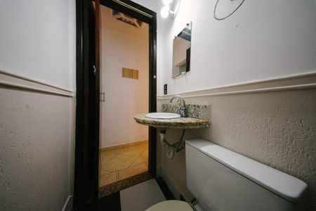 Casa à venda com 70m², 2 quartos e 2 vagas Casa à venda com 70m², 2 quartos e 2 vagasLavabo