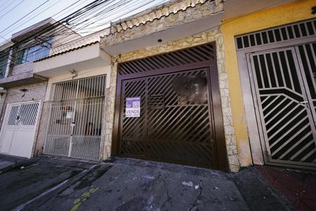 Casa à venda com 70m², 2 quartos e 2 vagas Casa à venda com 70m², 2 quartos e 2 vagasFachada