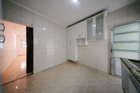 Casa à venda com 70m², 2 quartos e 2 vagas Casa à venda com 70m², 2 quartos e 2 vagasCozinha