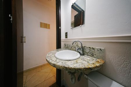 Casa à venda com 70m², 2 quartos e 2 vagas Casa à venda com 70m², 2 quartos e 2 vagasLavabo